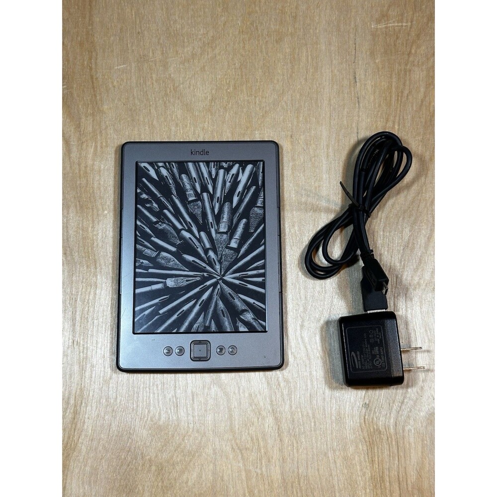 Amazon Kindle (4th Gen.) D01100 - 2GB - Wi-Fi - 6" eReader - Works!!!